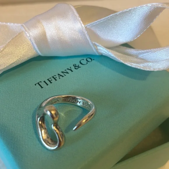 Tiffany 7 Co Elsa Peretti Sterling Silver Open Heart size 6 - Picture 9 of 14